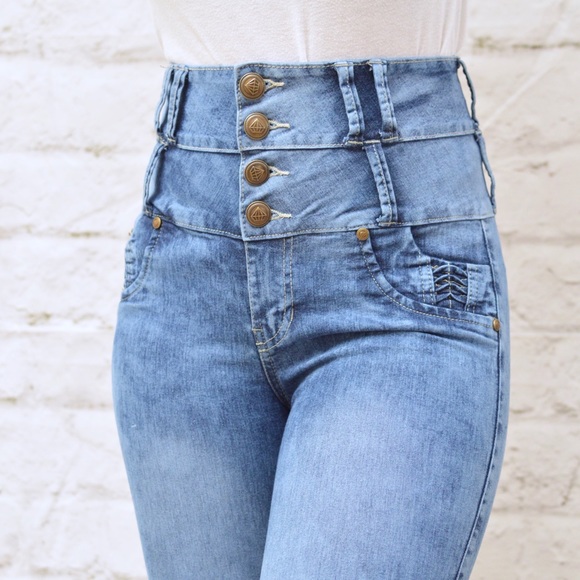 ❌SOLD❌ high waisted Colombian jeans - Picture 7 of 7